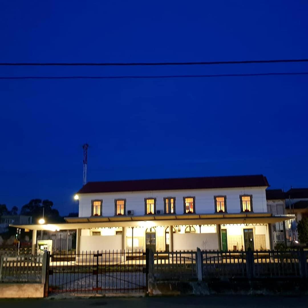 Cork Train Station Guesthouse Esmoriz Dış mekan fotoğraf